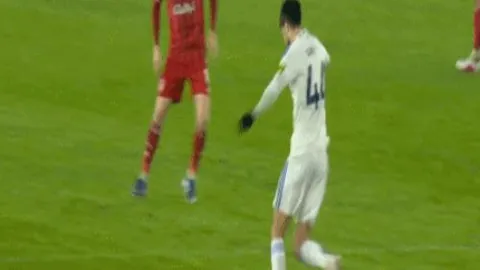 里萨谢独得36分，鹰队击败雄鹿赢下比赛