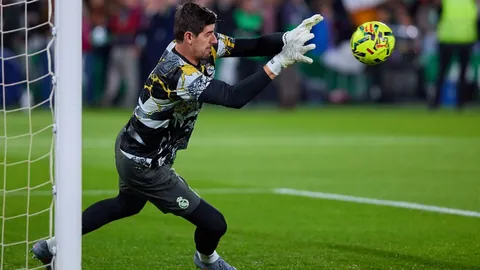 54岁西蒙尼遭困境，马竞从辉煌三线争冠跌至全面失利，亟需重振旗鼓